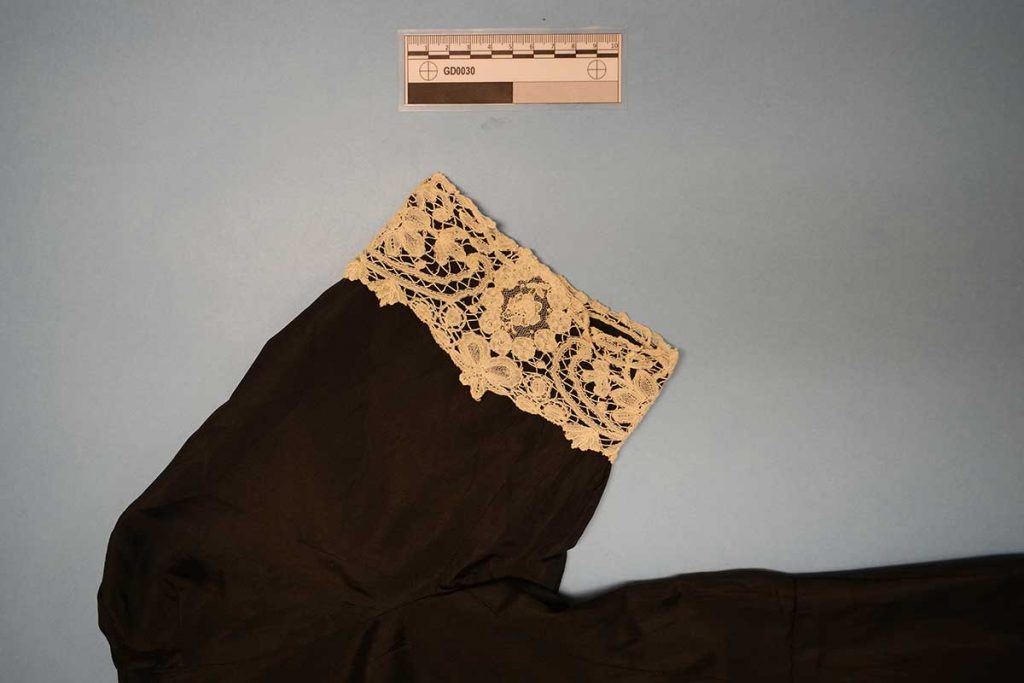 Souprava límec + 2 lemy rukávu