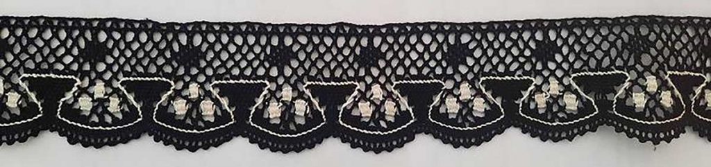 Ručně paličkovaná krajka tzv. smrťová, 2024