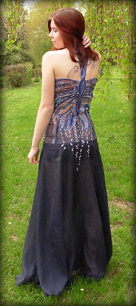 Šaty s paličkovanou krajkou, len, kovové vlákno, perličky, šifón, 2008