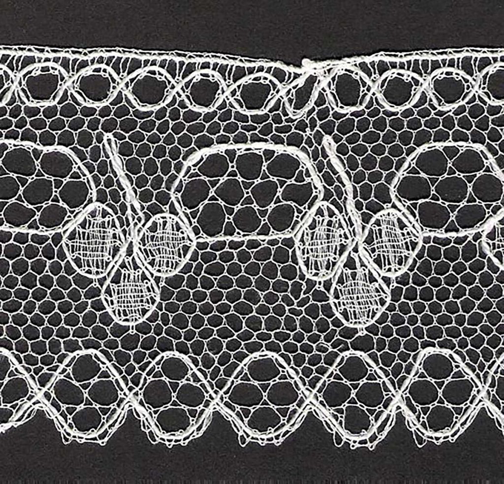 Vláčková paličkovaná krajka – žabová, 1. pol. 20. stol.