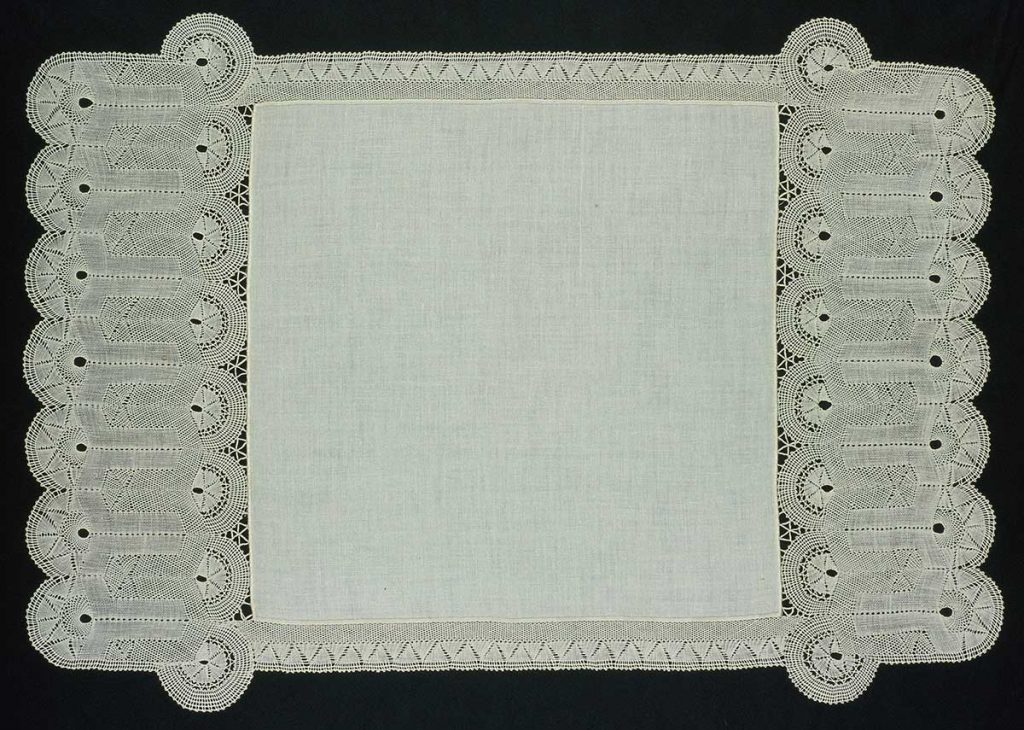 Prostírání s "klášterní krajkou", paličkovaná krajka, 1932