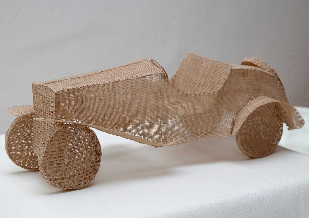 Auto, len, 30x 12x 12 cm, paličkování, 2016