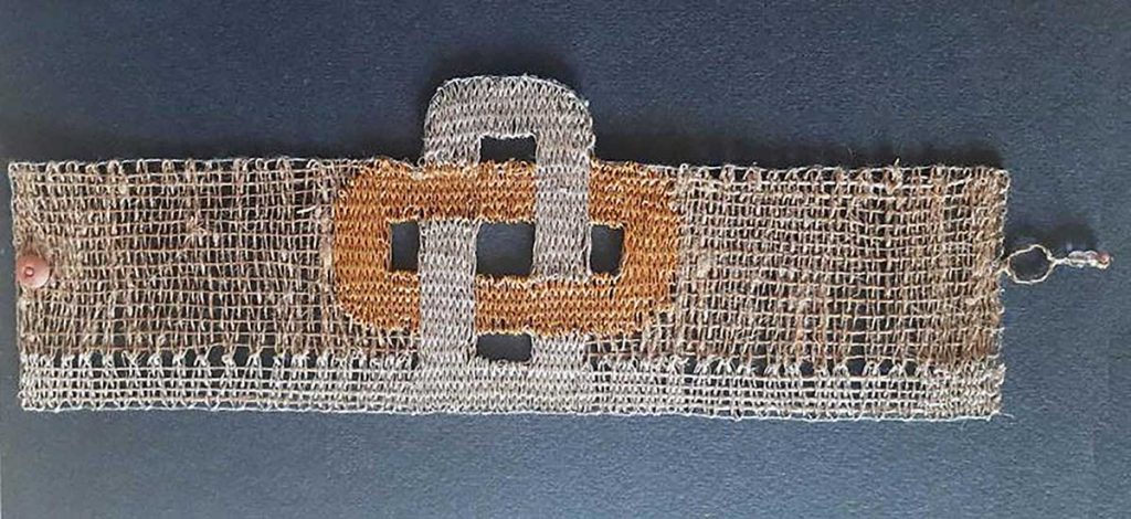 Náramek, len, dracoun, paličkovaná krajka, 2019