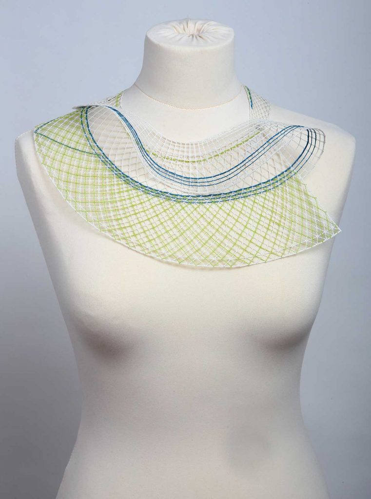 V rovnováze: Jaro, bavlna, paličkovaná krajka, 2016