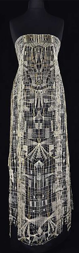 Večerní šaty pro Expo 67 v Montrealu, leonské předivo a dracoun, paličkovaná krajka, 1967