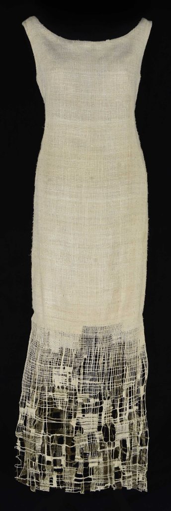 Večerní šaty., hedvábí a leonské předivo, paličkovaná krajka, 1966-1967