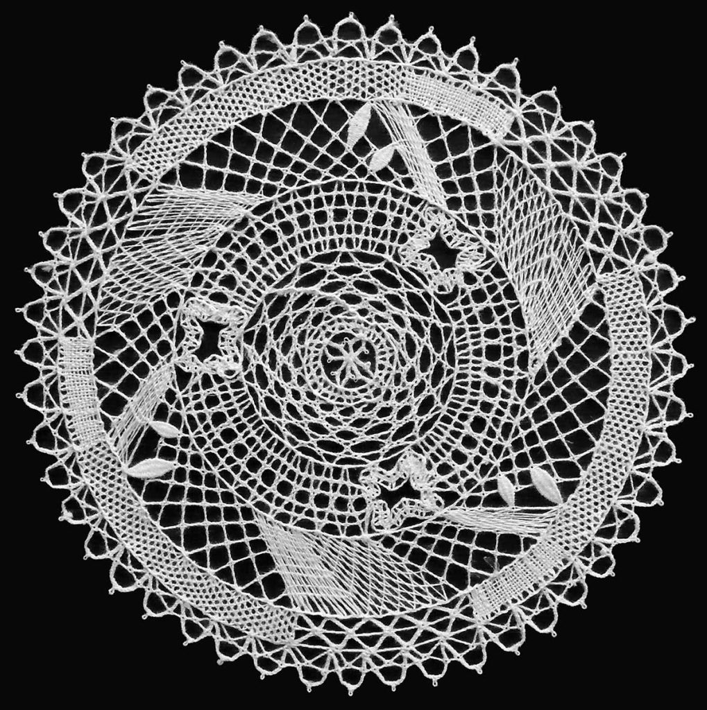 Prostírání. 31,5×31 cm, paličkovaná krajka, 1943