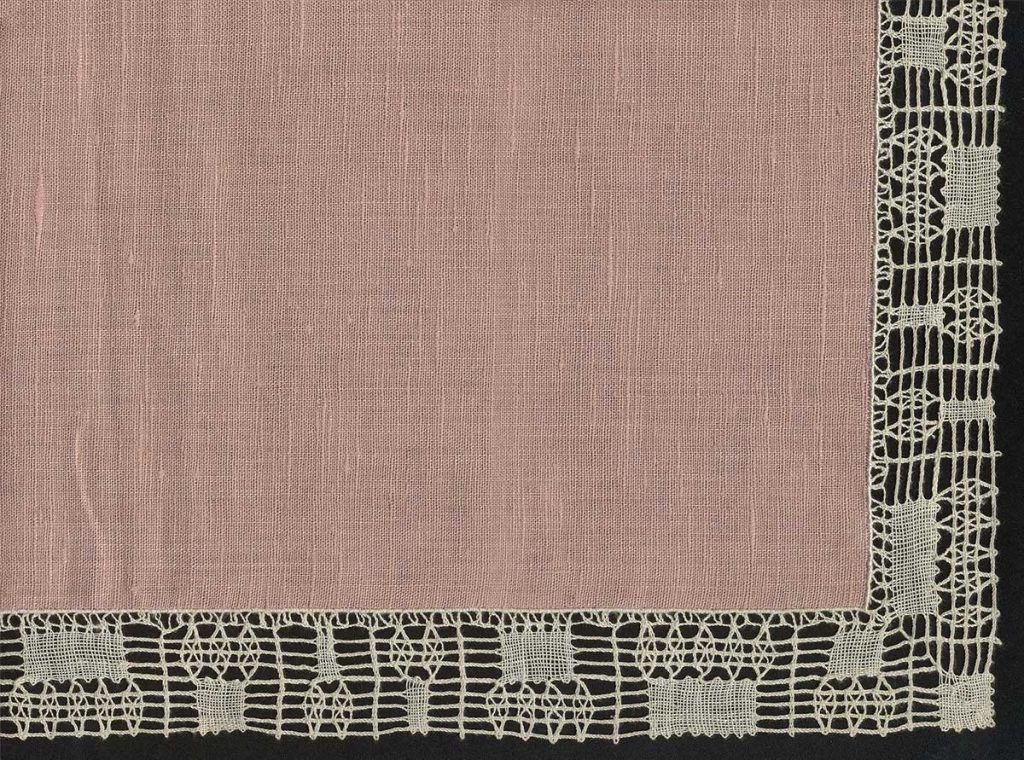 Ubrus (detail), paličkovaná krajka a vsazování, 1963