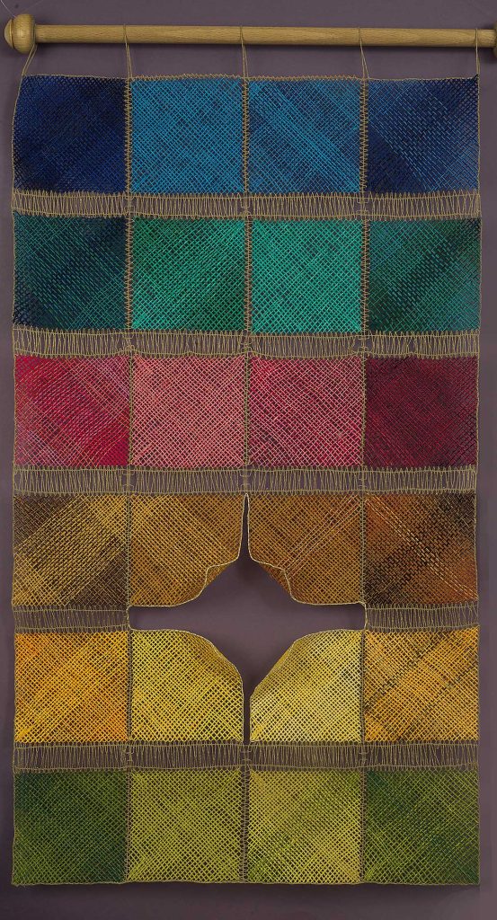 Čtverce, len, ručně paličkovaná krajka, 2019