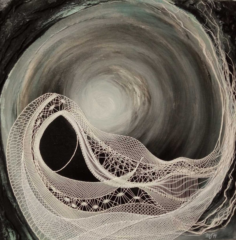 Vesmírná, 40×40 cm, malba akrylem a paličkovaná krajka, 2019