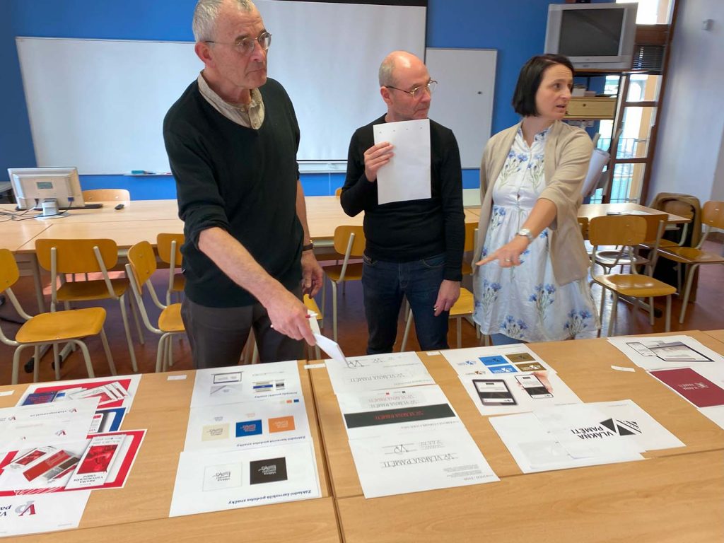 Výběrové řízení logotypu pro Vlákna paměti