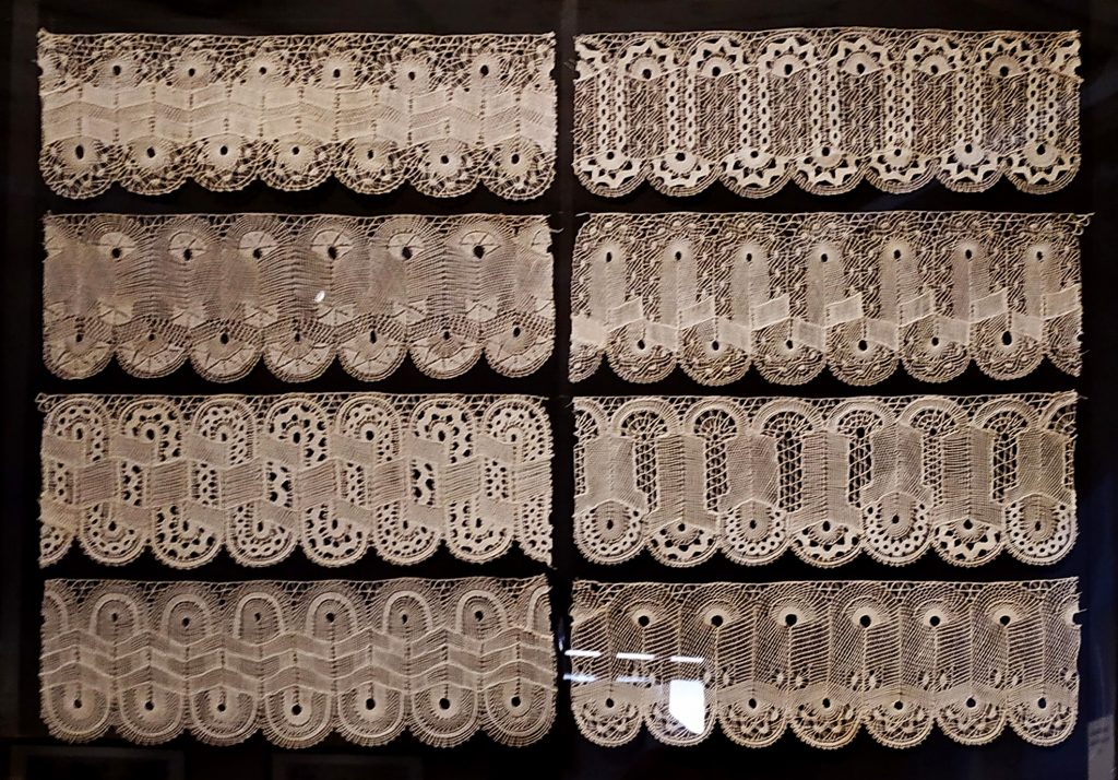 M. Sedláčková-Serbousková: Vzorník paličkovaných krajek, 1920, UPM