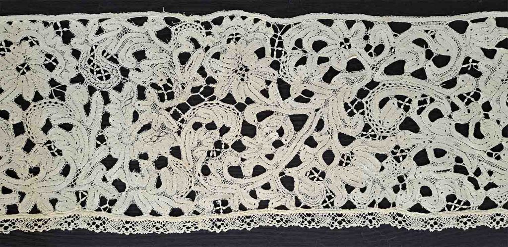 Krajka ve stylu Point de Milan pro kněžskou rochetu – Lombardie, okolo roku 1700