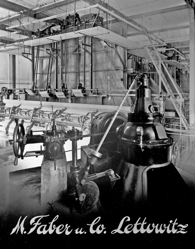 Historický sálový stroj značky Faber na paličkování krajek (foto = reklamní leták)