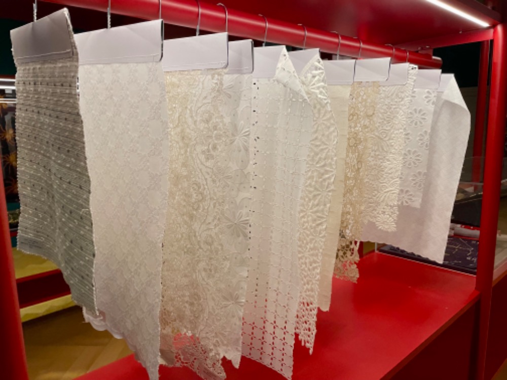 Edukační aktivity: krajky na stojanu. Foto: dr. Lucie Tikalová