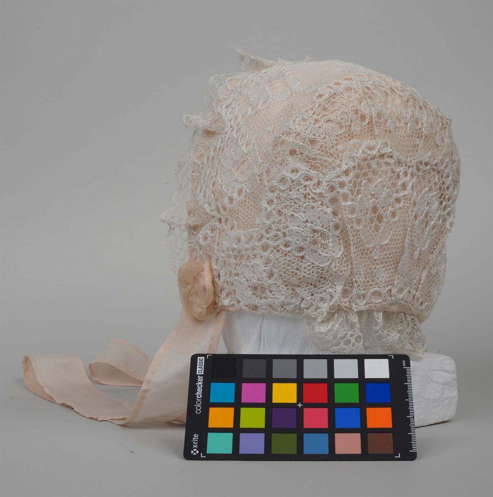 Čepeček po restaurování vytvarovaný pomocí vycpávky