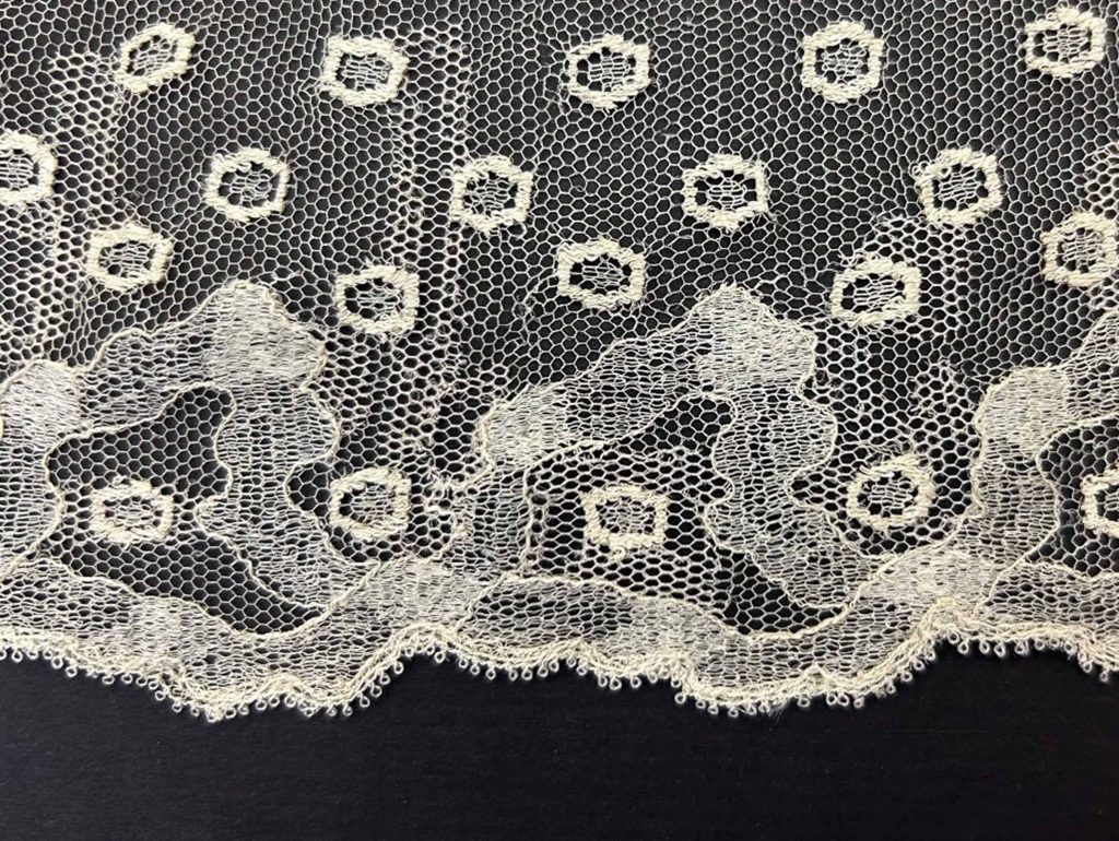 Čepec – po doplnění šité krajky