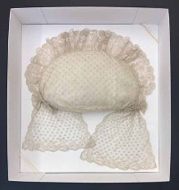 Čepec – trvale uložený na plocho v krabici s alkalickou rezervou