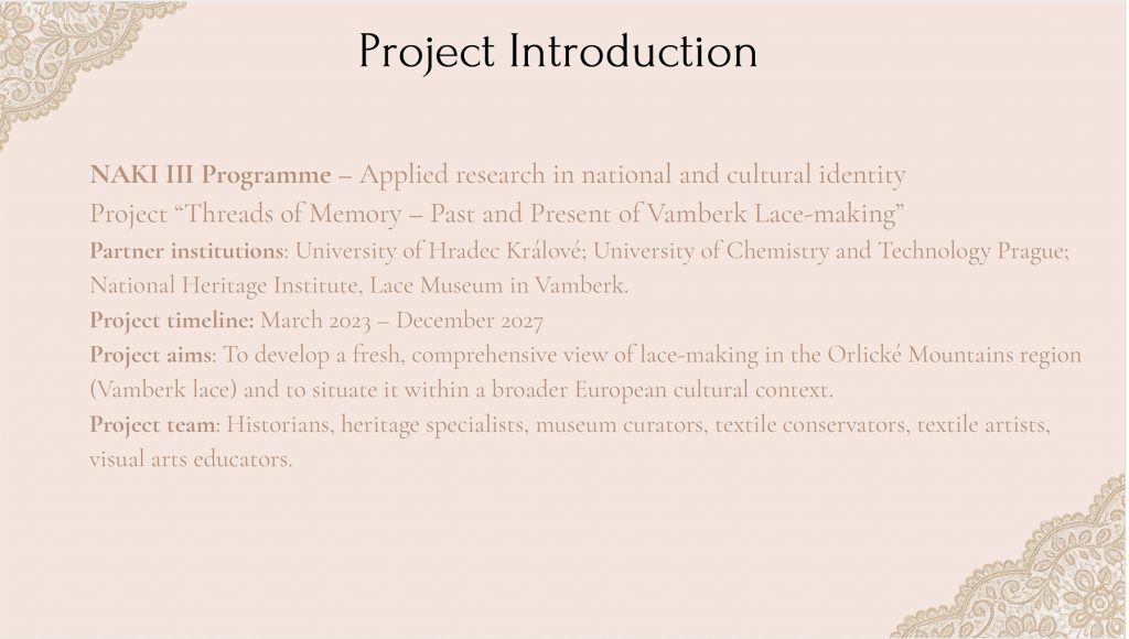 List prezentace: Dr. Lucie Tikalová a dr. Klára Zářecká prezentovaly téma krajky na Světovém kongresu INSEA